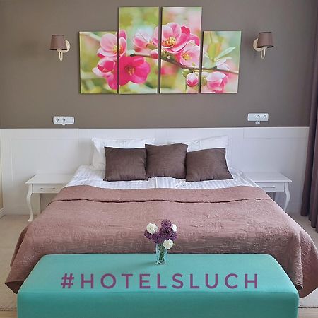 Hotel Sluch Starokostyantyniv Eksteriør bilde