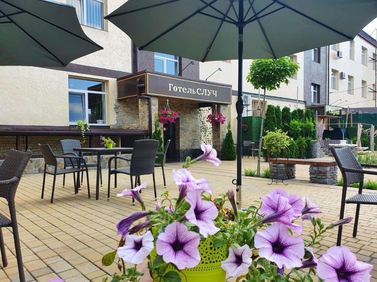 Hotel Sluch Starokostyantyniv Eksteriør bilde