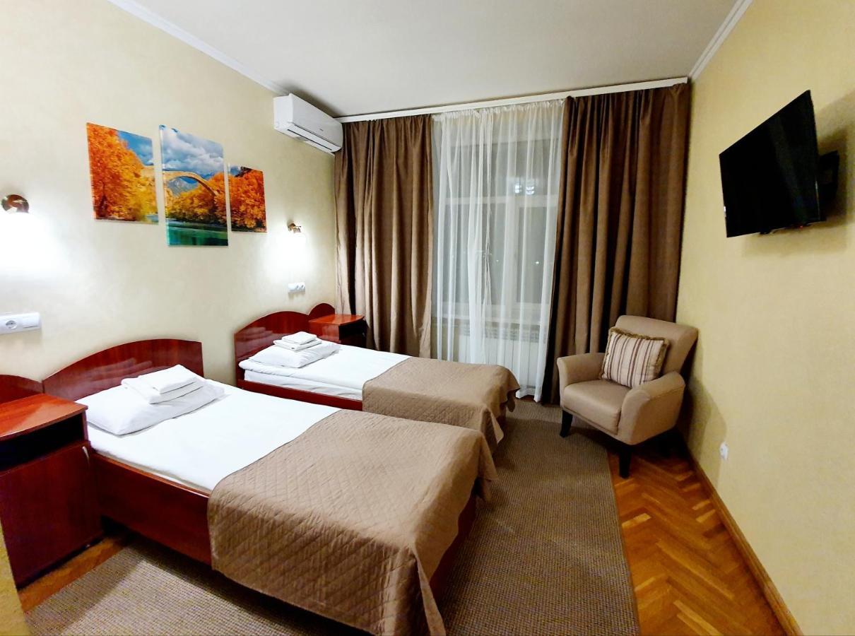 Hotel Sluch Starokostyantyniv Eksteriør bilde